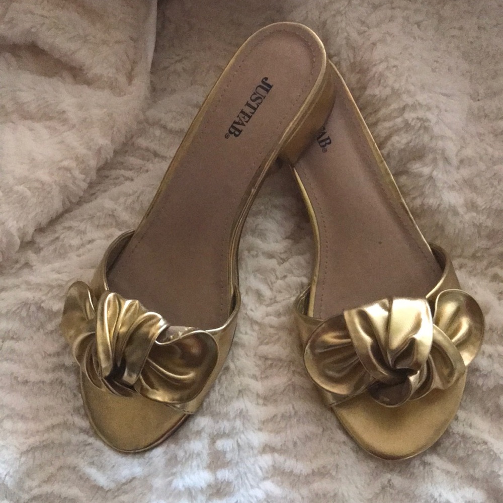 Shoe